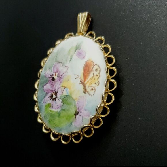 OOAK‎ ANTIQUE HANDPAINTED PORCELAIN PENDANT BROOCH PIN  1.75 x 1.3/8" INCHES - Picture 5 of 9